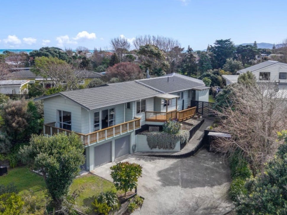 3 Miro Road, Raumati South, Paraparaumu - Carousel 1