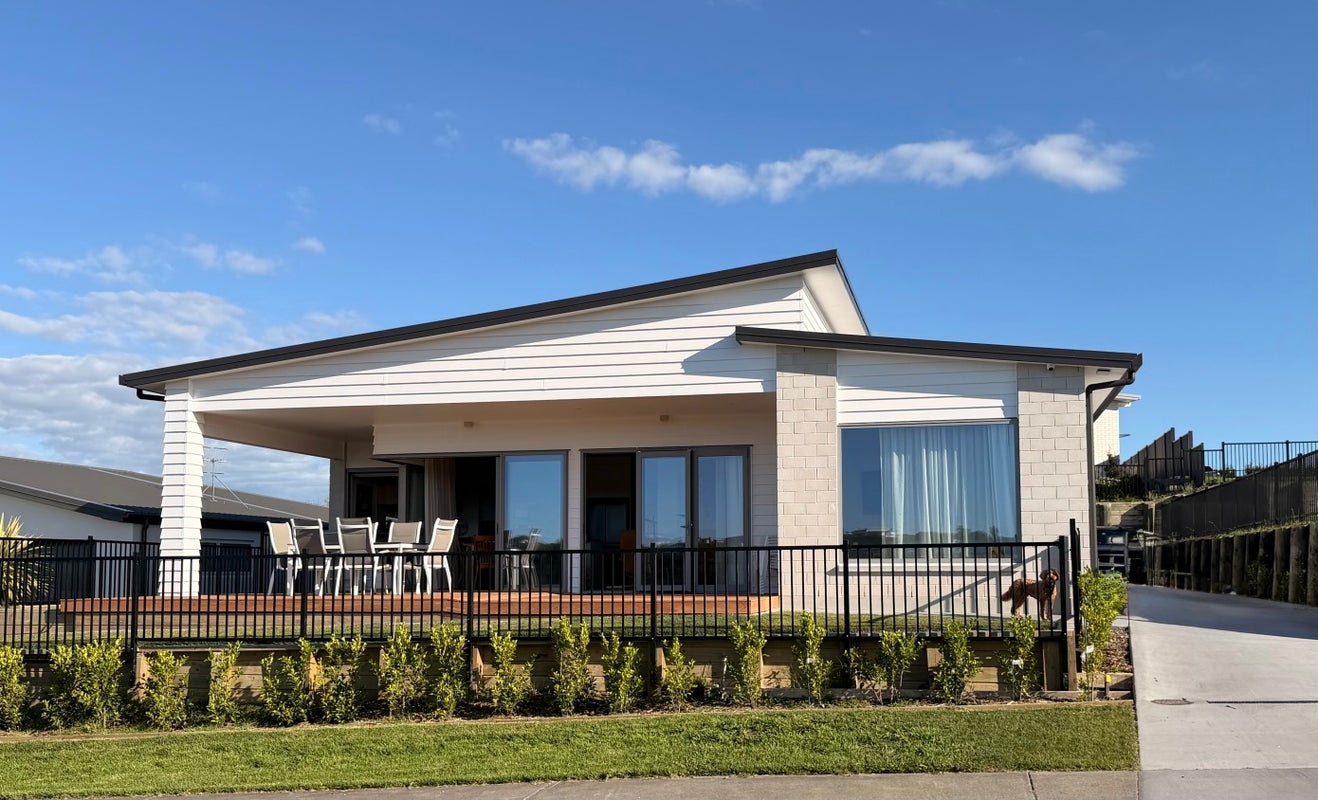 56 Ridge Drive, Omokoroa, Ōmokoroa - Carousel 1