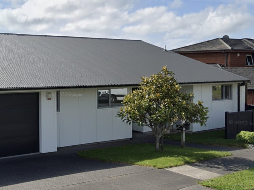 10 Ashwood Street, Woodridge, Wellington - Carousel 1