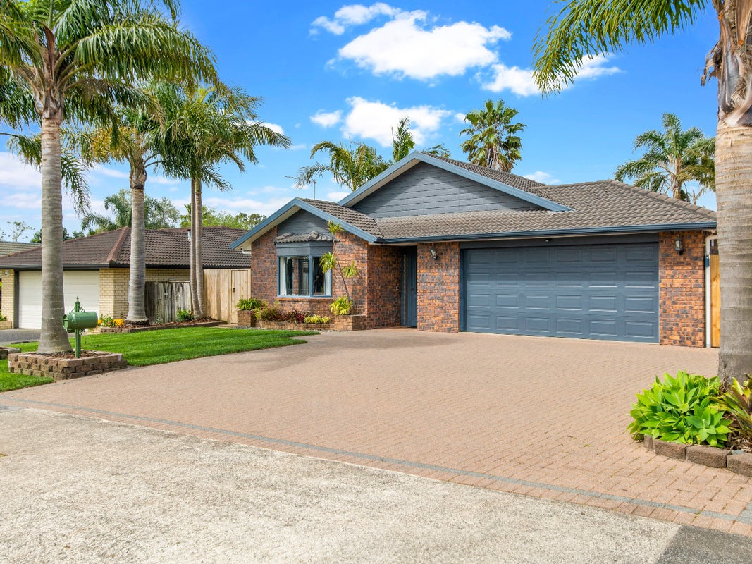 36 Glenross Drive, Wattle Downs, Auckland - Carousel 1