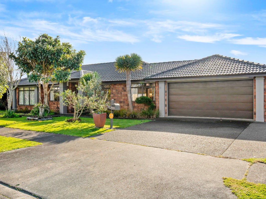 29 Aberdeen Crescent, Wattle Downs, Auckland - Carousel 1