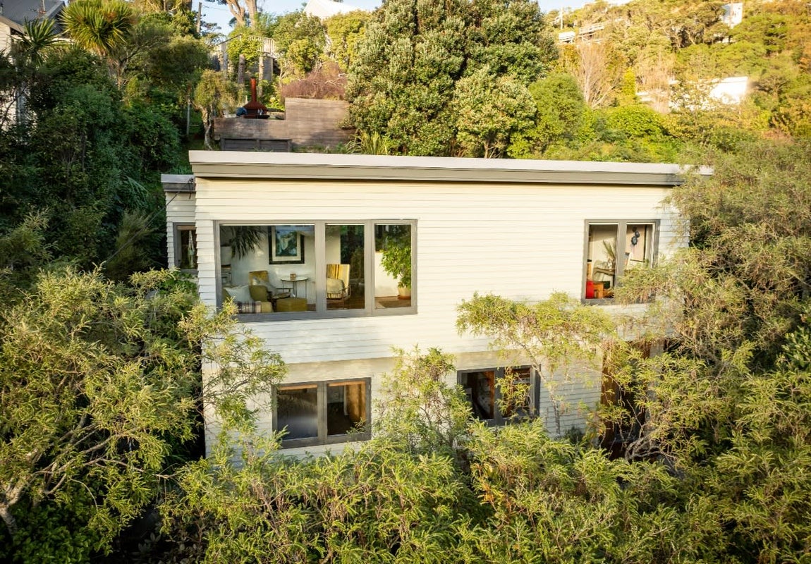 12 Highland Crescent, Wadestown, Wellington - Carousel 1