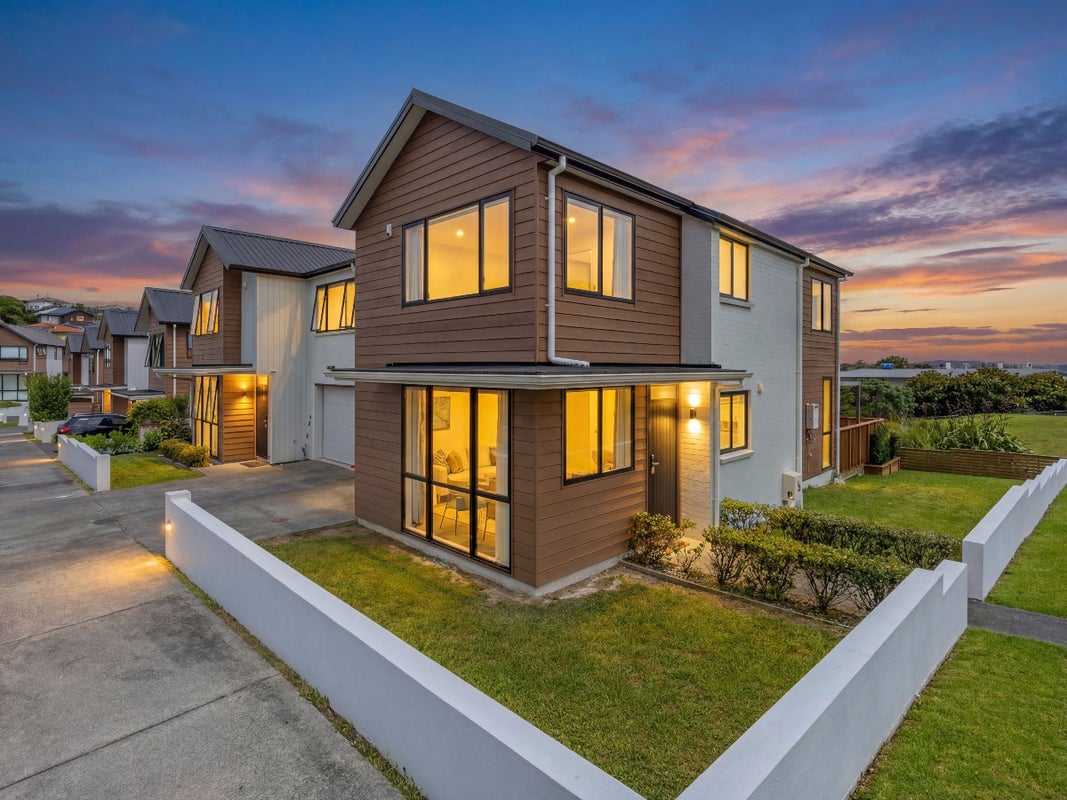 2 Seafarer Crescent, Stanmore Bay, Whangaparaoa - Carousel 1