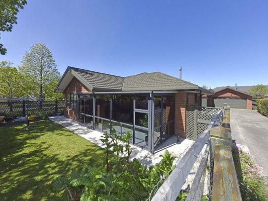 4 Harlech Mews, Avonhead, Christchurch - Carousel 1