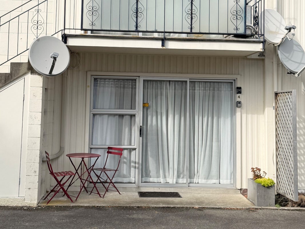 4/15 Trafalgar Street, The Wood, Nelson - Carousel 1
