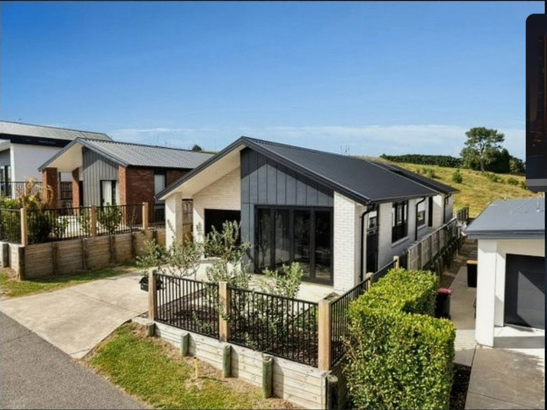 1B Hera Lane, Pyes Pa, Tauranga - Carousel 1