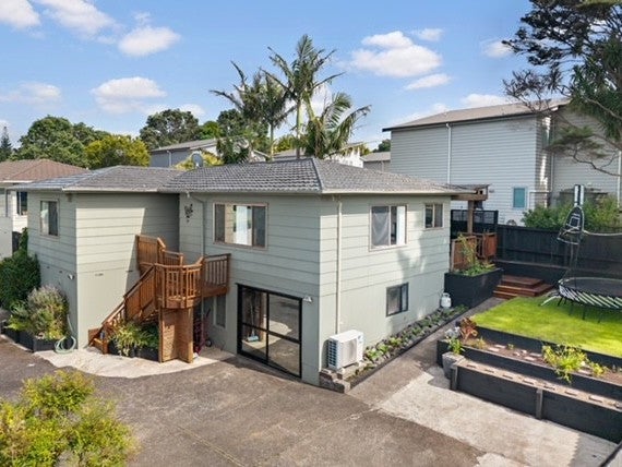 1/37 Camrose Place, Glenfield, Auckland - Carousel 1