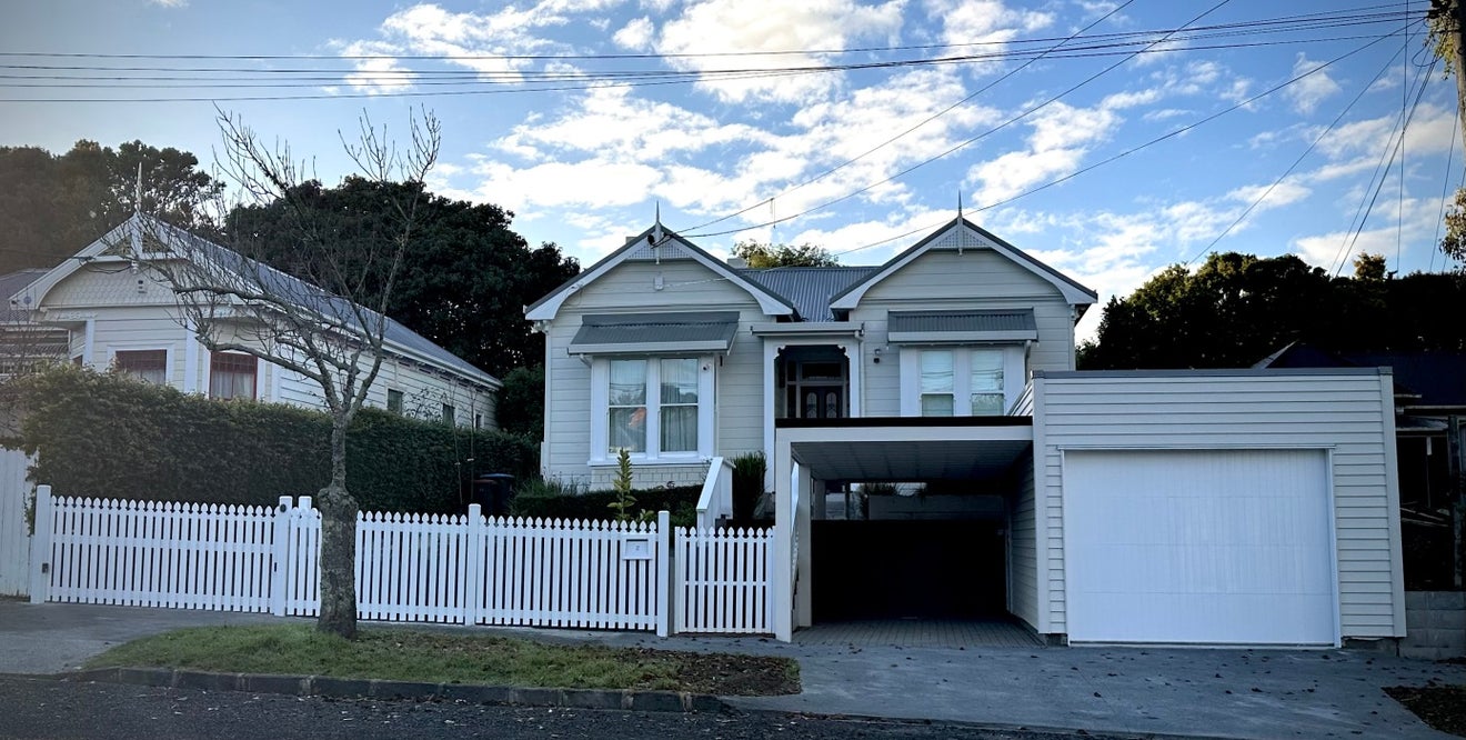 12 Cromwell Street, Mount Eden, Auckland - Carousel 1