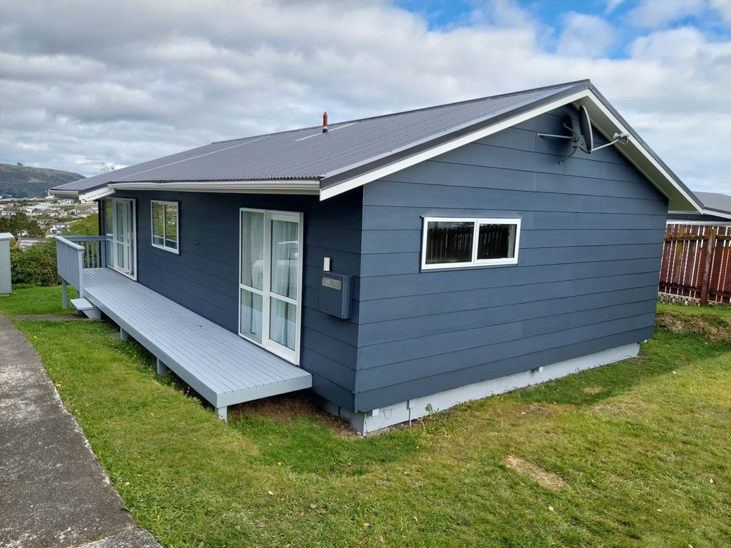 431 Warspite Avenue, Ascot Park, Porirua - Carousel 1