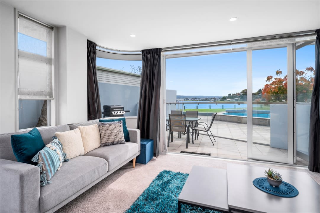 2 Lowell Place, Waipahihi, Taupo - Carousel 1