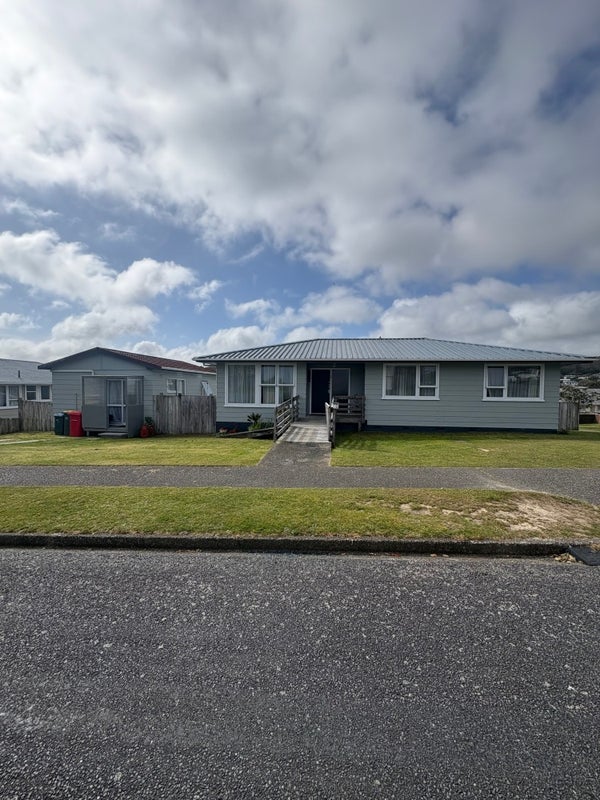 2 Stipulate Place, Ascot Park, Porirua - Carousel 1