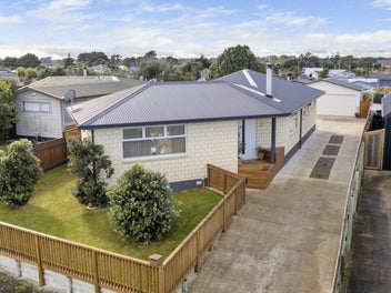 98 Matai Street, Castlecliff, Whanganui