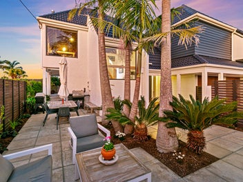 9 Scarboro Terrace, Murrays Bay, Auckland