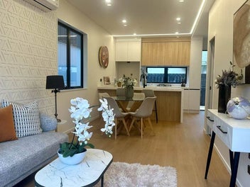 32 Bradbury Road, Botany Downs, Auckland