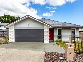 9 Wairau LANE, Aotea, PORIRUA