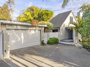 4/52 Tarawera TR, St Heliers, Auckland