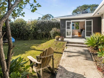 11 Beaufort Avenue, Brookfield, Tauranga