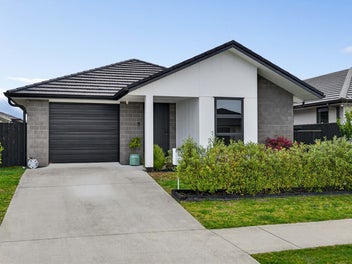 51 HILLS VIEW DR