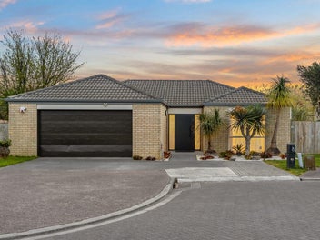 8 Saint Leger Close, Huntington Park, Auckland