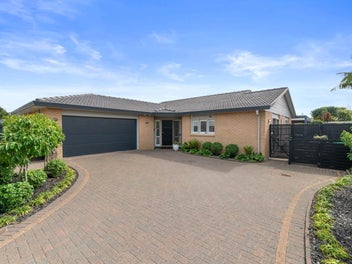 17 Lushington Place, Huntington Park, Auckland