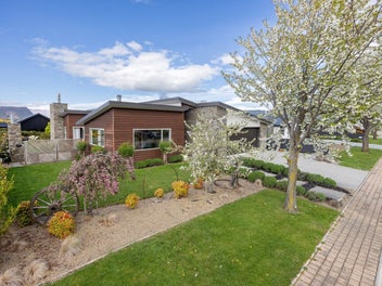 57 Kelliher Drive, Wanaka
