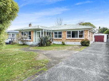 12 Somme Crescent, Hillcrest, Hamilton