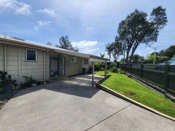 71 Mcfarlane Street, Oakura, Oakura