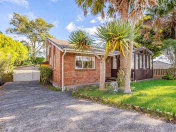 12 Pendene Place, Forrest Hill, Auckland