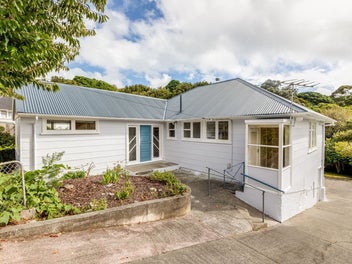 8 Ngahue Crescent, Elsdon, Porirua