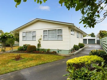 36 John F Kennedy Drive, Milson, Palmerston North