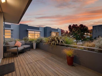 8/8A Settlers Crescent, Ferrymead, Christchurch