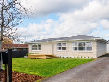 3 Russleigh Drive, Dinsdale, Hamilton
