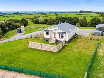 403 Opunake Road, Cardiff