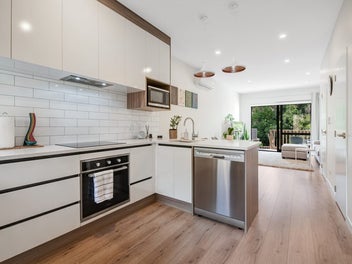 6/22 Spinella Drive, Bayview, Auckland