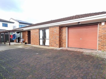 2/19 OMAGH Avenue, Papatoetoe, Auckland