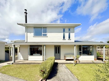 3 Martin Place, Carters Beach, Westport