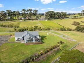 252 Amreins Road, Taupaki, Henderson