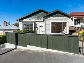 3 Athol Place, Ravensbourne, Dunedin