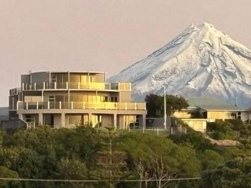 18 Roy Terrace, Moturoa, New Plymouth