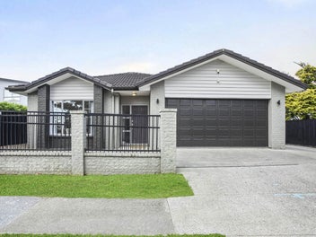 108 Simpson Road, Henderson Valley, Auckland