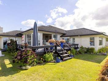 17 Acacia Bay Road, Nukuhau, Taupo