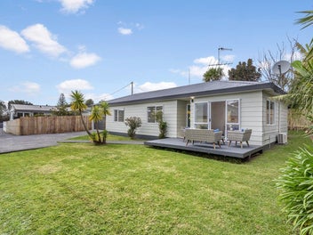 2/328 Rangatira Road, Beach Haven, Auckland