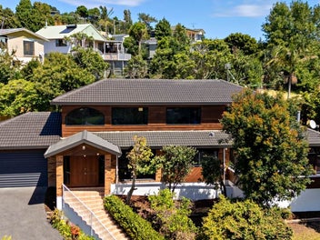 60 Bayside Drive, Browns Bay, Auckland