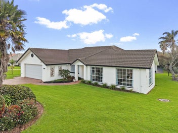 2 Palmcrest Grove, Highland Park, Auckland