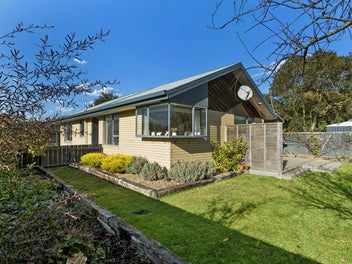 13A Bunting Place, Woodend, Woodend