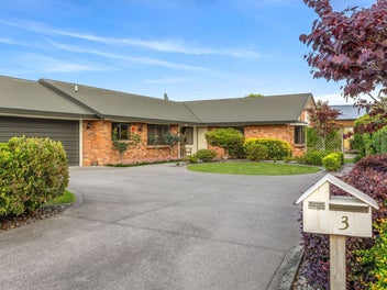 3 Bronte Place, Leamington, Cambridge