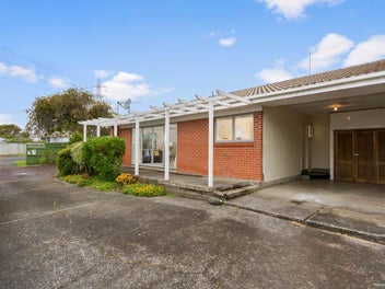 1/164 Halsey Drive, Mount Roskill, Auckland