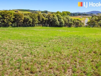 707 Settlement Road, Hakaru