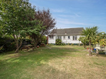 16 Hardy Street, New Brighton, Christchurch