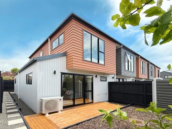 7/17 Rewarewa Road, Te Atatu Peninsula, Auckland